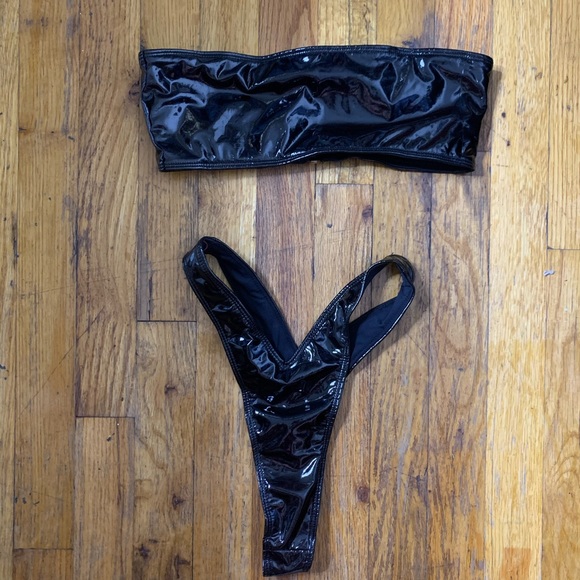 Oh Polly Lost in Paradise Vynil Bikini Set in XS - Picture 4 of 6